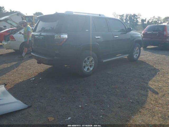 2018 TOYOTA 4RUNNER SR5 4