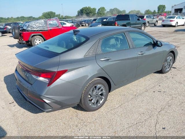 2024 HYUNDAI ELANTRA SEL 4
