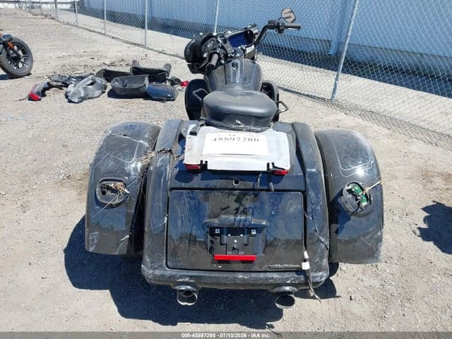 2025 HARLEY-DAVIDSON FLHTCUTG 6