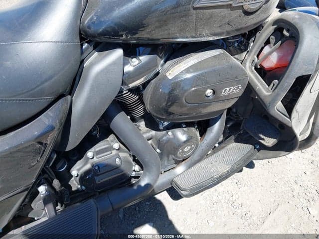 2025 HARLEY-DAVIDSON FLHTCUTG 8