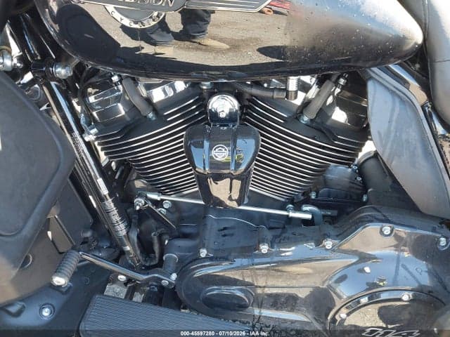 2025 HARLEY-DAVIDSON FLHTCUTG 9