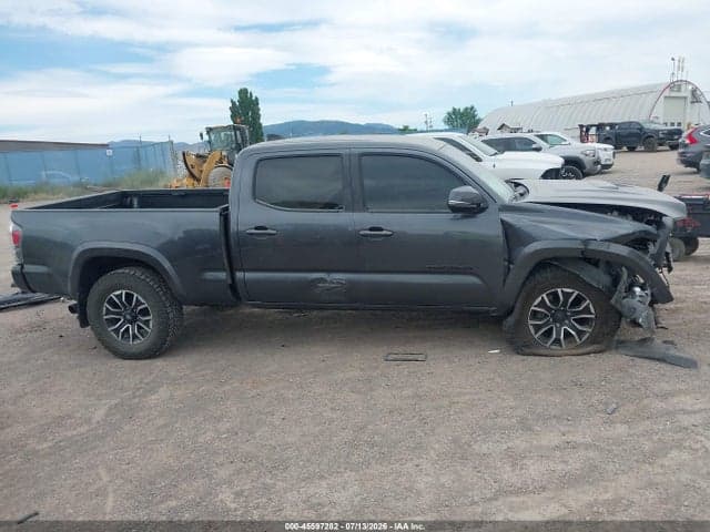 2022 TOYOTA TACOMA TRD SPORT 13