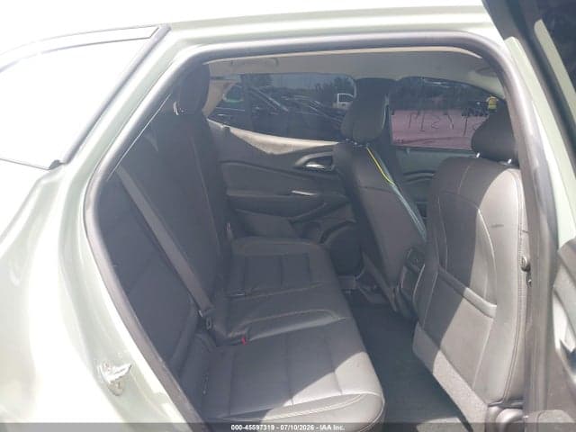 2025 CHEVROLET TRAX FWD ACTIV 8