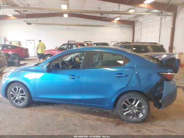 2019 TOYOTA YARIS LE 14