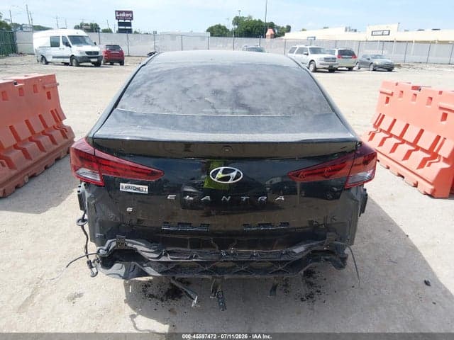 2020 HYUNDAI ELANTRA SE 16