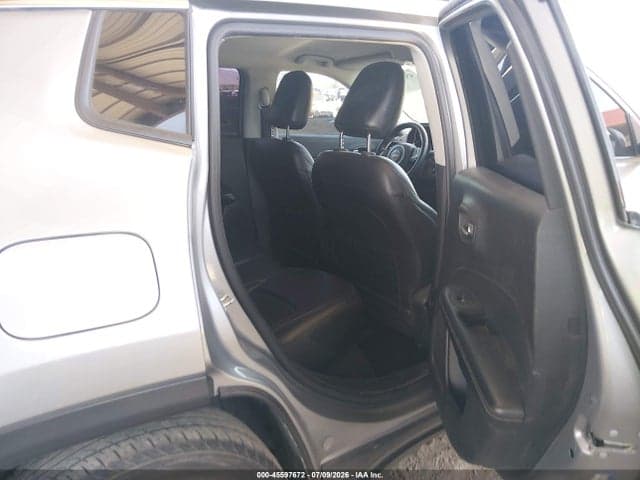2019 JEEP COMPASS LATITUDE FWD 8