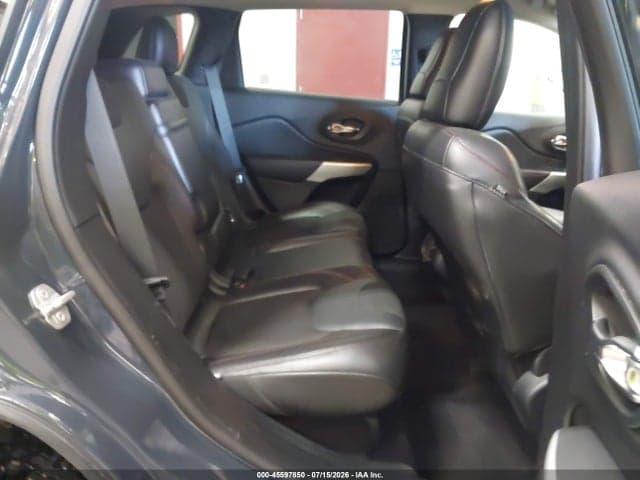 2018 JEEP CHEROKEE TRAILHAWK 4X4 8