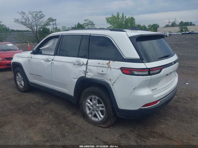 2023 JEEP GRAND CHEROKEE LAREDO 4X4 3