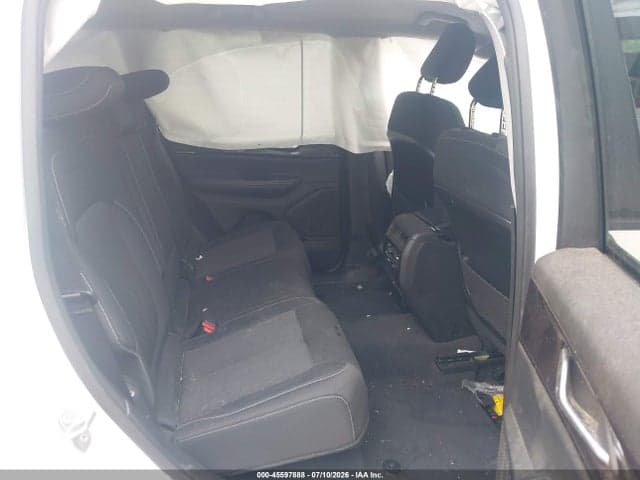 2023 JEEP GRAND CHEROKEE LAREDO 4X4 8