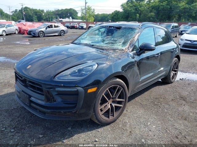2025 PORSCHE MACAN T 6