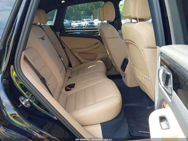 2025 PORSCHE MACAN T 8