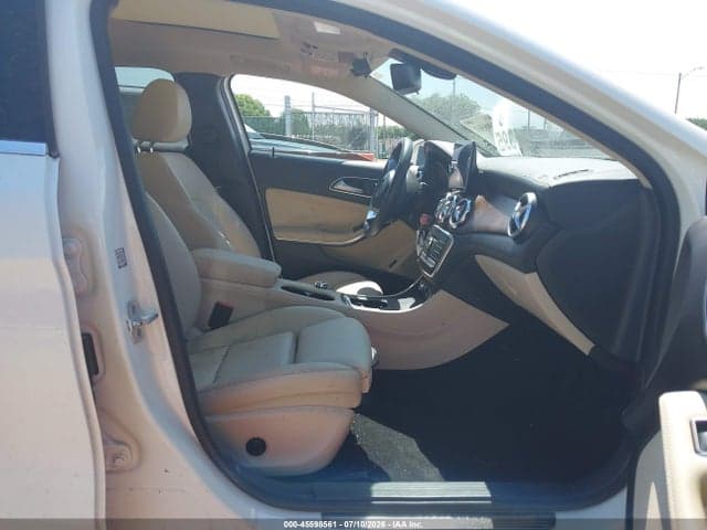 2018 MERCEDES-BENZ GLA 250 4MATIC 5