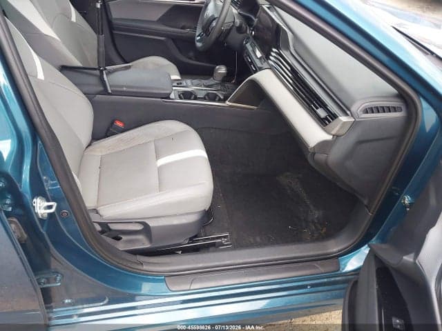 2026 TOYOTA CAMRY SE 5