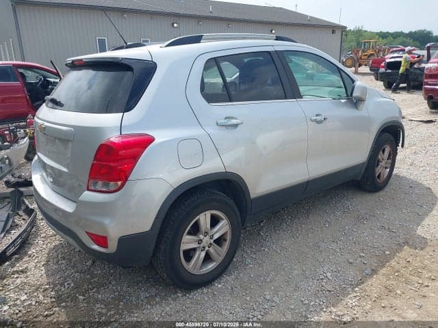 2017 CHEVROLET TRAX LT 4