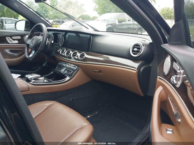 2017 MERCEDES-BENZ E 300 4MATIC 5
