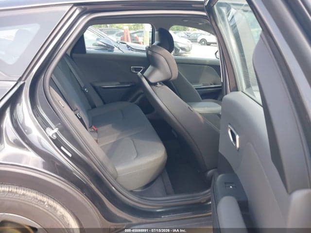 2025 KIA K4 LXS 8