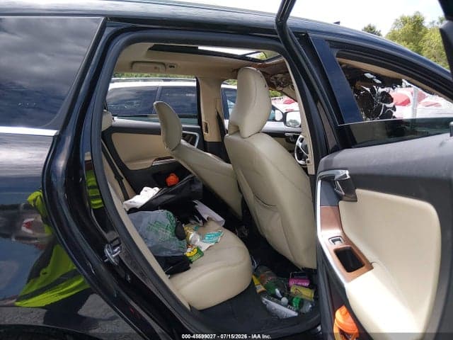 2016 VOLVO XC60 T6 DRIVE-E 8