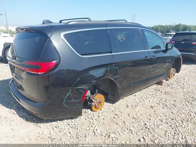 2022 CHRYSLER PACIFICA TOURING L 4