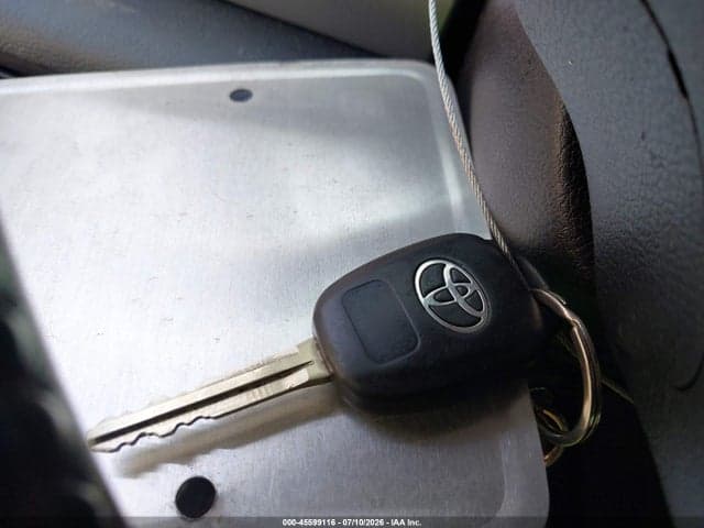 2017 TOYOTA CAMRY SE 11