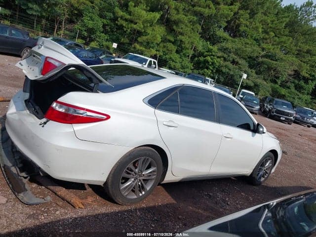 2017 TOYOTA CAMRY SE 13