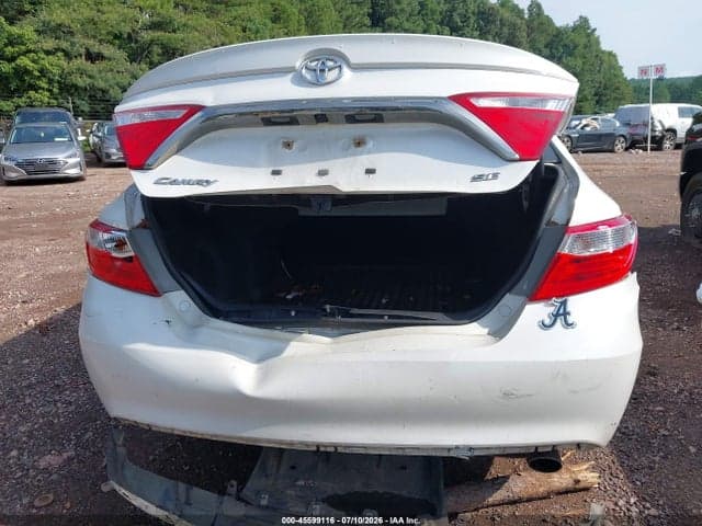 2017 TOYOTA CAMRY SE 16