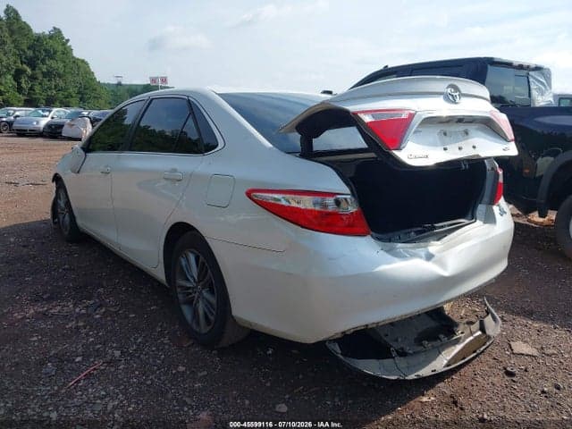 2017 TOYOTA CAMRY SE 3
