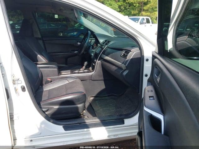 2017 TOYOTA CAMRY SE 5