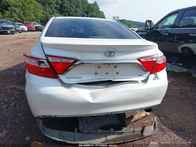 2017 TOYOTA CAMRY SE 6