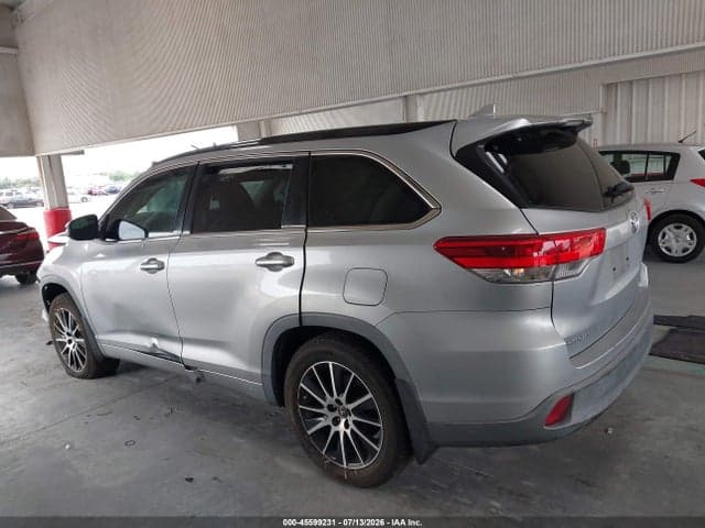 2017 TOYOTA HIGHLANDER SE 15