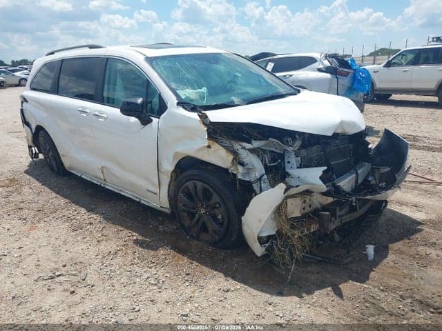 2021 TOYOTA SIENNA XSE - 1