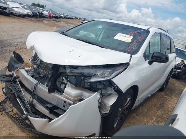 2021 TOYOTA SIENNA XSE 2