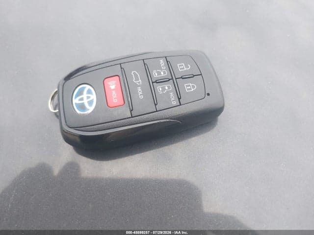 2021 TOYOTA SIENNA XSE 11