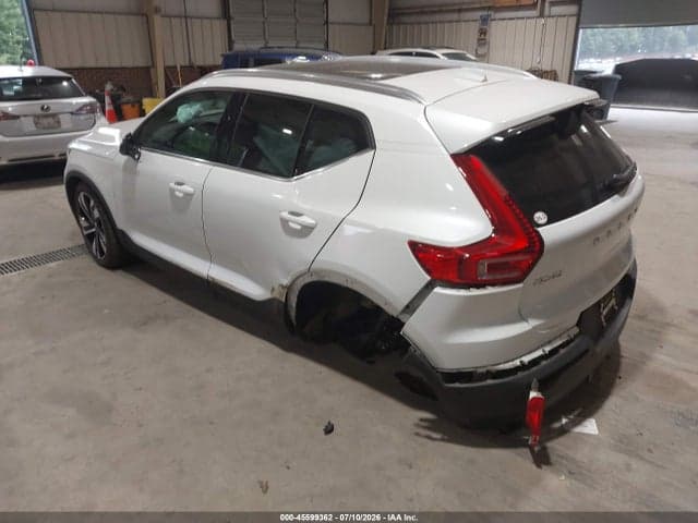2023 VOLVO XC40 B5 PLUS BRIGHT THEME 3