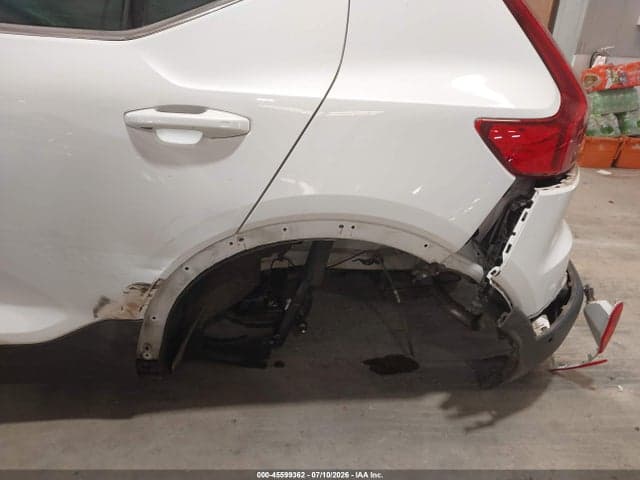 2023 VOLVO XC40 B5 PLUS BRIGHT THEME 6