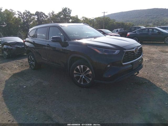 2022 TOYOTA HIGHLANDER XLE