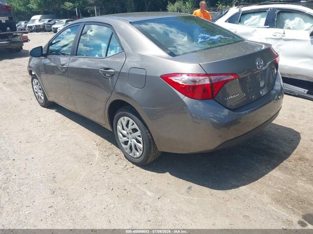 2017 TOYOTA COROLLA LE 3