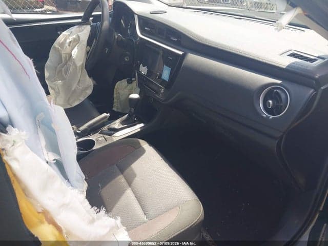 2017 TOYOTA COROLLA LE 5