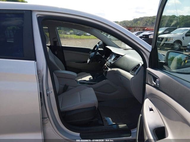 2018 HYUNDAI TUCSON SE 5