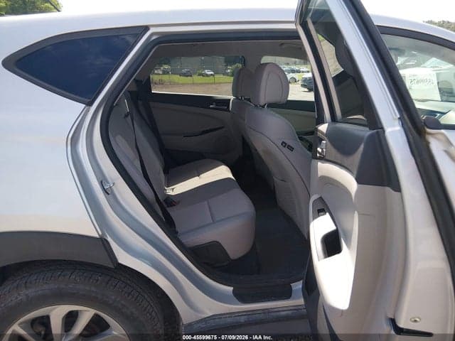 2018 HYUNDAI TUCSON SE 8