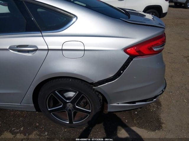 2017 FORD FUSION SE 18