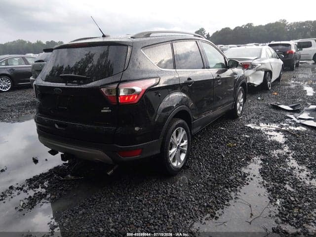 2017 FORD ESCAPE SE 4