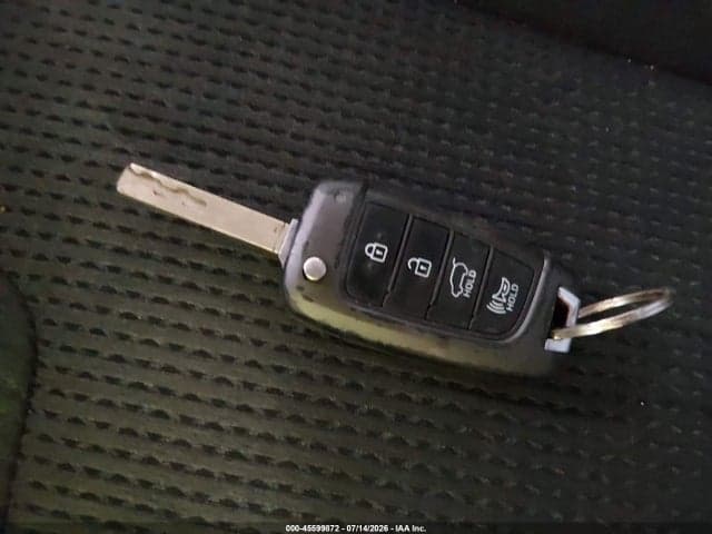 2019 HYUNDAI SANTA FE SE 11