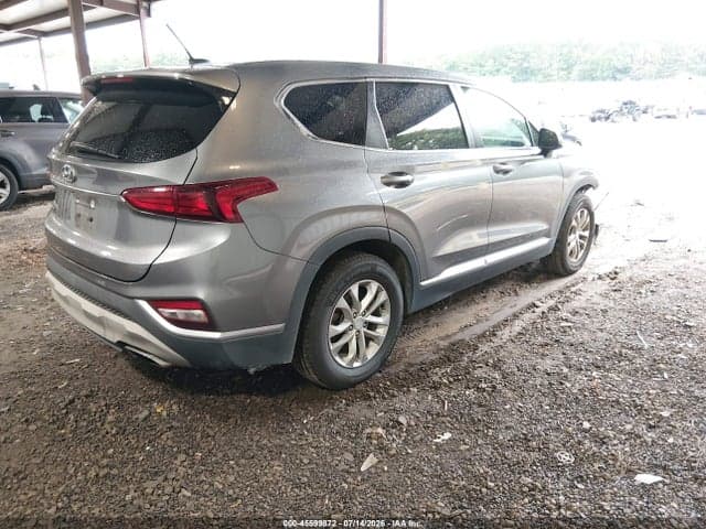 2019 HYUNDAI SANTA FE SE 4