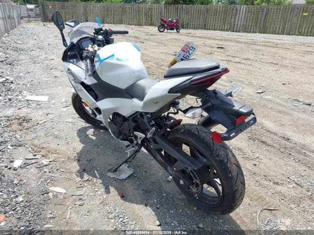 2025 KAWASAKI EX500 3