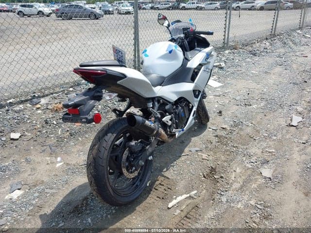 2025 KAWASAKI EX500 4