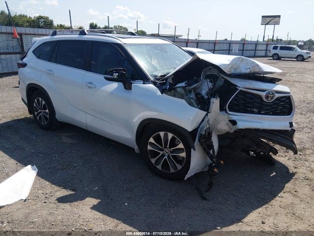 2024 TOYOTA HIGHLANDER XLE 1