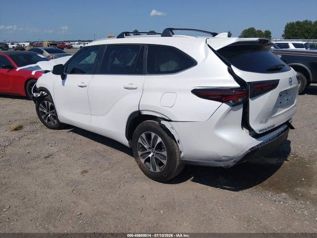 2024 TOYOTA HIGHLANDER XLE 3