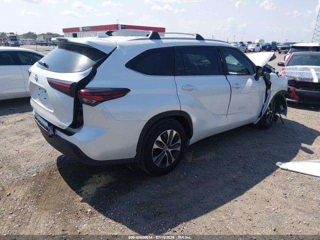 2024 TOYOTA HIGHLANDER XLE 4