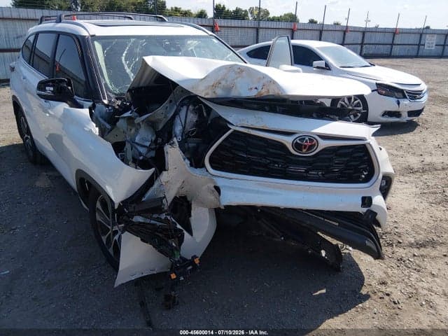2024 TOYOTA HIGHLANDER XLE 6