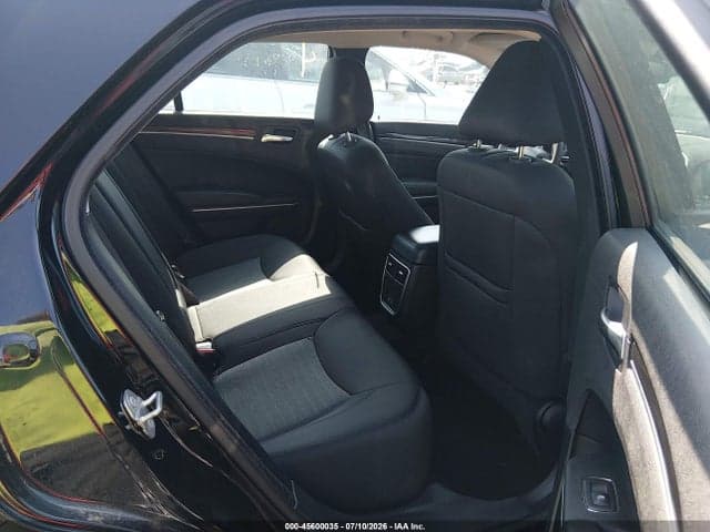 2022 CHRYSLER 300 TOURING 8